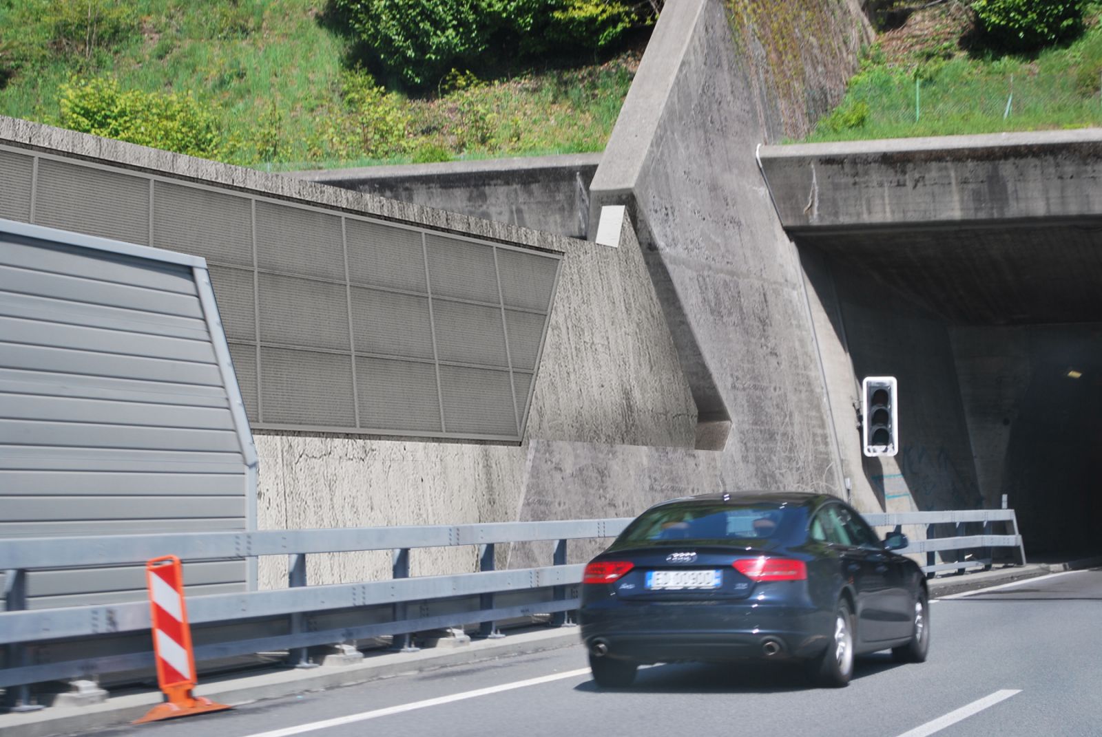 Exterior 3D rendering of the Ticino Highway Guard Rail highway with a concrete divide with an original shape and tunnels